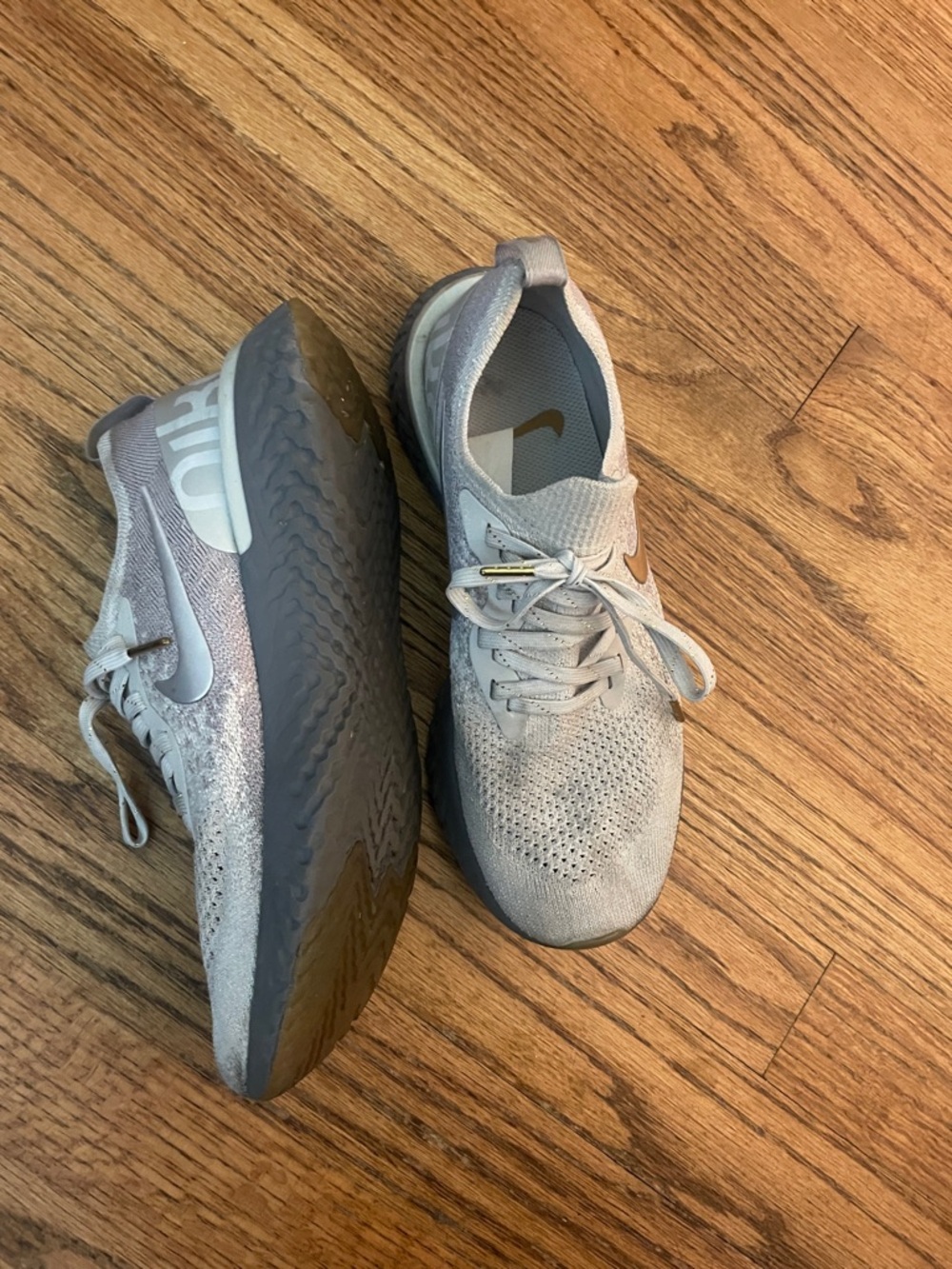 Nike Women's Epic React Flyknit Premium AV3048 Gray Gold Shoes Sneakers Sz 7